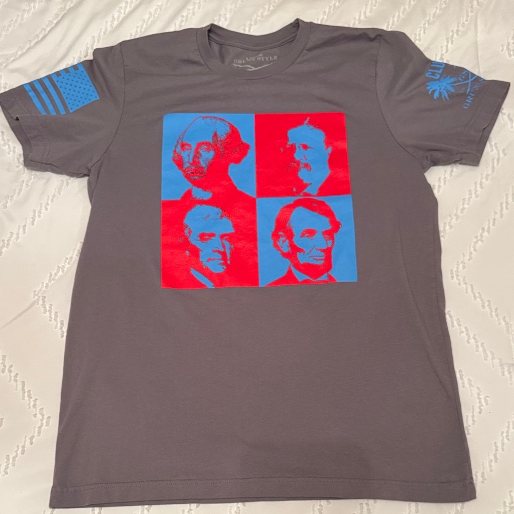 Grunt Style Men's Short-Sleeve Tee in Charcoal with Red & Blue Portrait Print